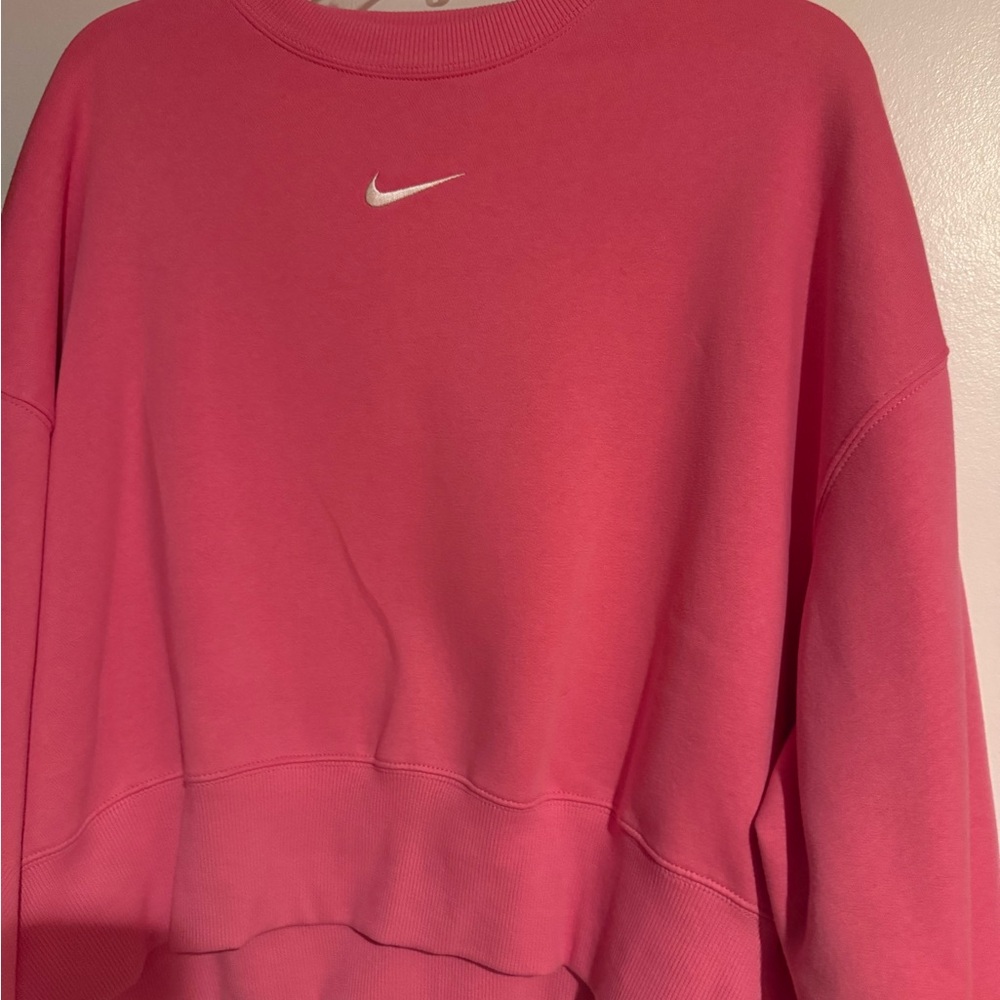 Nike Women's Vibrant Pink Crop Crewneck Sweatshirt